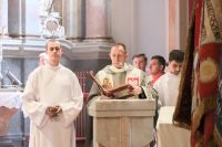Proboszcz głosi Słowo Boże