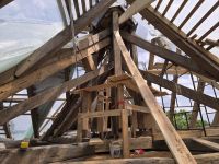 Remont dachu na kościele