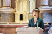 Kobieta śpiewa psalm