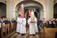 Procesja ze Zmartwychwstałym Jezusem